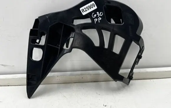 BMW 5 G30 G31 G38 Front bumper mounting bracket 7385348