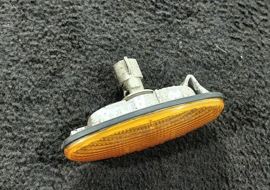 Mazda 323 F Front fender indicator light