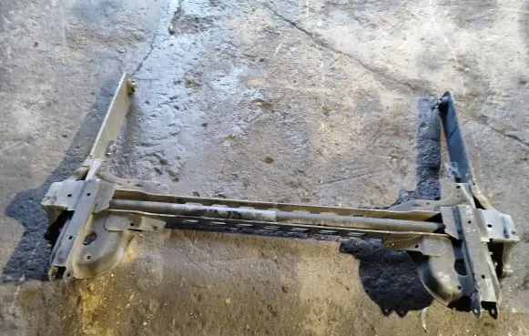 Renault Trafic III (X82) Rear axle beam 