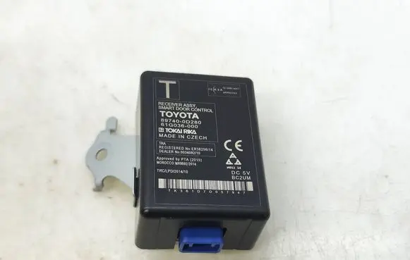 Toyota Yaris Door control unit/module 897400D280 61G036000