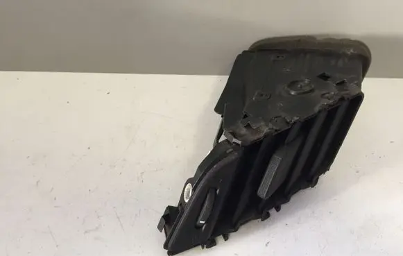 Ford Fiesta Dash center air vent grill 8A61A018B09