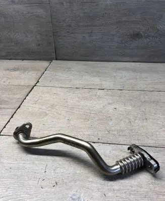 Volkswagen PASSAT B8 Turbo turbocharger oiling pipe/hose 05L145736A