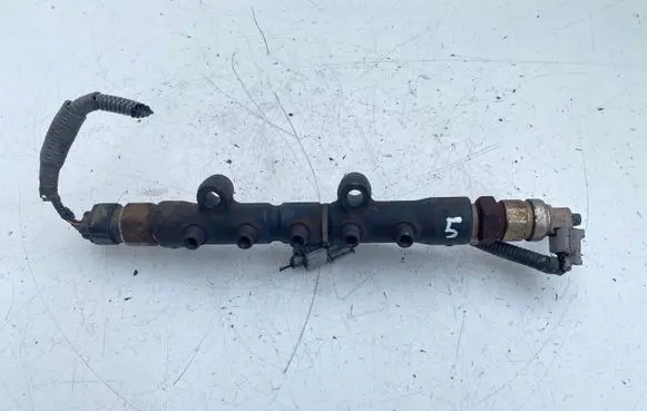Toyota Avensis T250 Fuel main line pipe