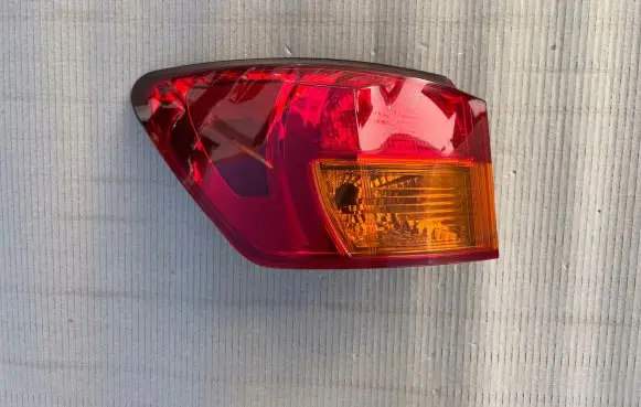 Lexus IS 220D-250-350 Rear/tail lights