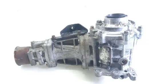 Gearbox transfer box case