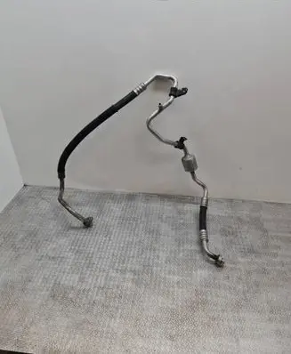 Renault Clio III Air conditioning (A/C) pipe/hose 8200915558