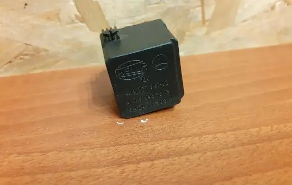 Mercedes-Benz C W202 Other relay A0025421319 4RA00779100