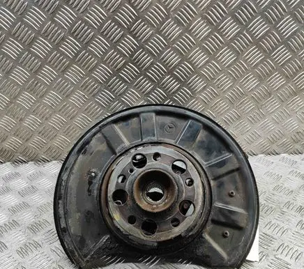 Mercedes-Benz CLS C218 X218 Rear wheel hub A2123500141