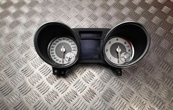 Mercedes-Benz SLK R172 Speedometer (instrument cluster) A1729000509