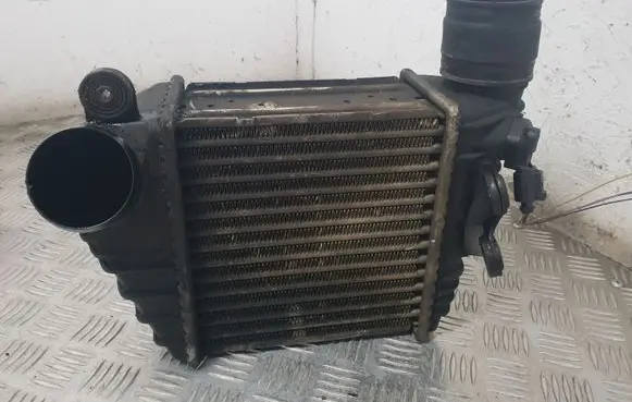 Skoda Octavia Mk1 (1U) Intercooler radiator 1J0145803