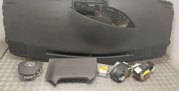 Toyota Verso Airbag set with panel 