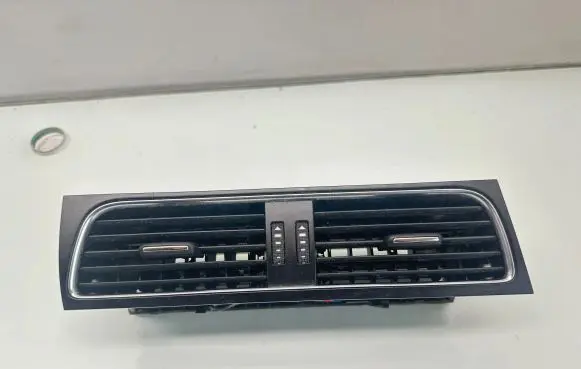 Audi A5 Sportback 8TA Dash center air vent grill 8T1820951C 90098990