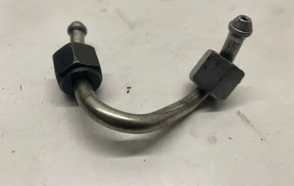 Land Rover Evoque I Fuel injector supply line/pipe 