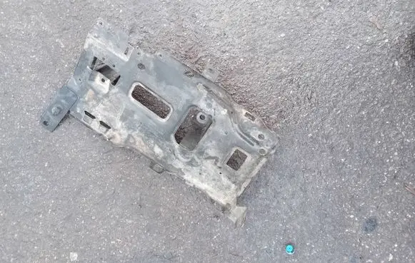 Peugeot 308 Battery tray 9815288480 00414 9815411580