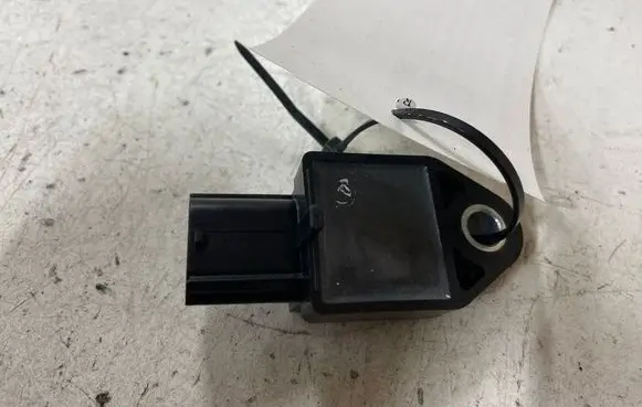 Toyota Corolla Verso AR10 Airbag deployment crash/impact sensor 898310W010 221614486A