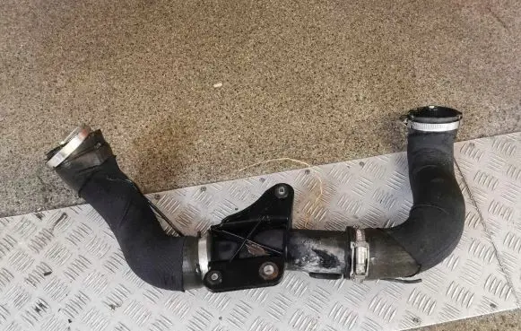 Audi A5 8T 8F Intercooler hose/pipe 8K0145673M