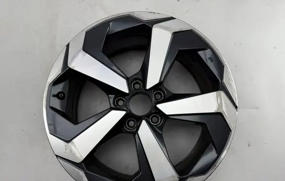 R18 alloy rim
