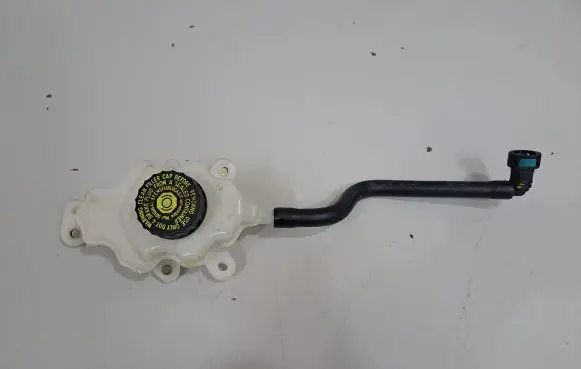 Brake fluid reservoir