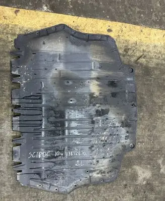 Volkswagen Scirocco Engine splash shield/under tray