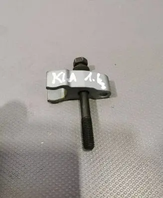 KIA Sportage Fuel Injector clamp holder