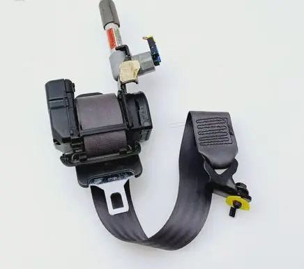 Rear seatbelt