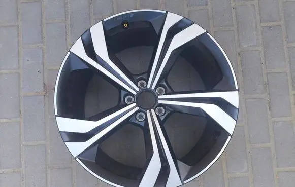 Audi RS Q3 R20 alloy rim 
