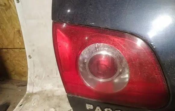 Volkswagen PASSAT B6 Tailgate rear/tail lights 