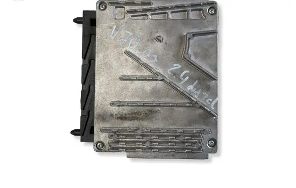 Volvo V70 Engine control unit/module 30637733A