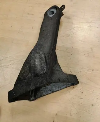 BMW X3 E83 Engine mounting bracket 2211333227604 22113332276 3332276