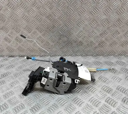 Mercedes-Benz CLA C117 X117 W117 Coupe door lock (next to the handle) A0997201901