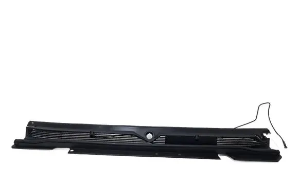 Cadillac Escalade IV Wiper trim 22799546