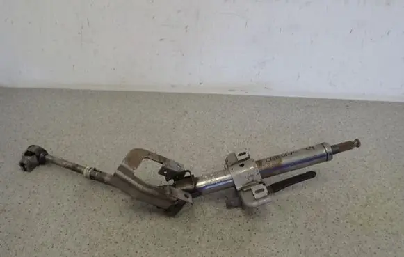 Mitsubishi Lancer Steering wheel axle 