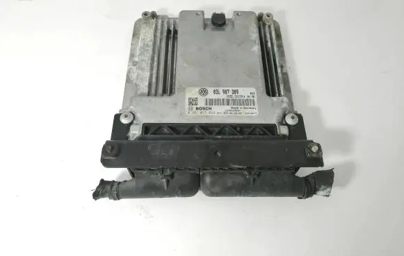 Volkswagen PASSAT B6 Engine control unit/module 0281015029 03L907309 1039S24297