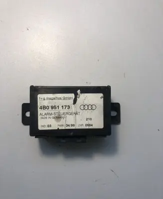 Audi A4 S4 B5 8D Alarm control unit/module 4B0951173