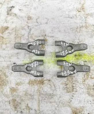BMW 5 F10 F11 Fuel Injector clamp holder 