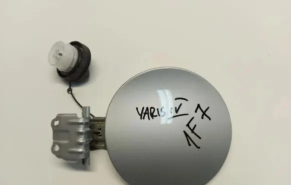 Toyota Yaris XP210 Fuel tank cap