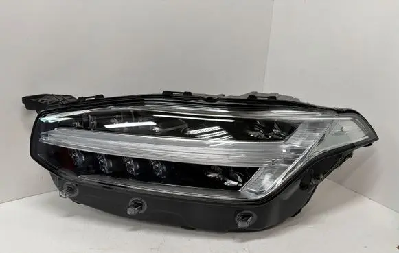 Volvo XC90 Headlight/headlamp 31656996