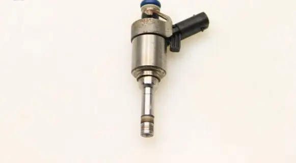 Audi A4 S4 B8 8K Fuel injector 06H906036H