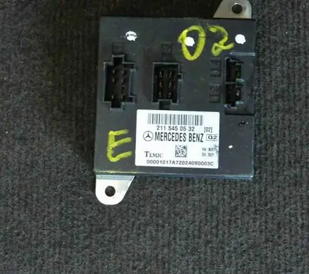 Mercedes-Benz E W210 Central body control module 2115450532