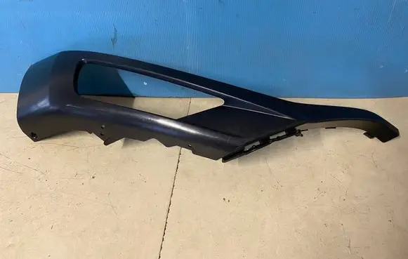 Volvo XC90 Front bumper splitter molding 31383801
