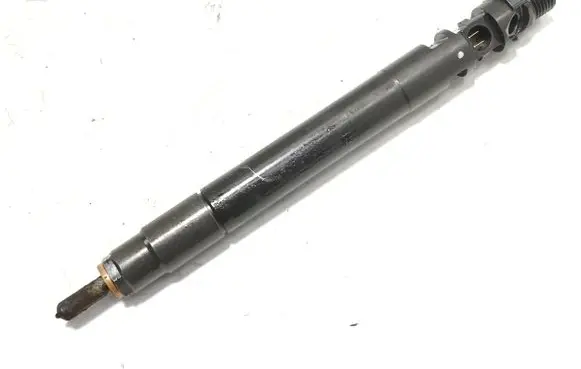 Ford C-MAX II Fuel injector 9686191080 EMBR00101D