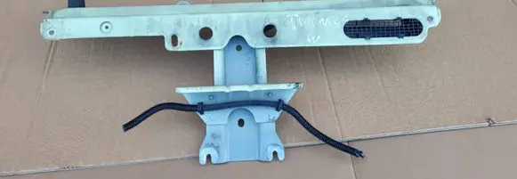 Renault Twingo II Radiator support slam panel 131313