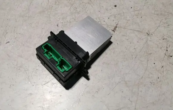 Renault Modus Heater blower motor/fan resistor F657165W