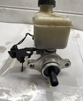 KIA Sorento Master brake cylinder