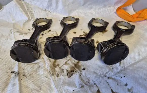Seat Leon (5F) Piston with connecting rod