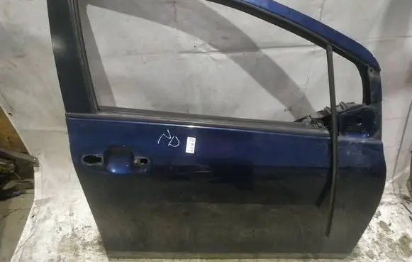 Toyota Yaris Front door MELYNOS