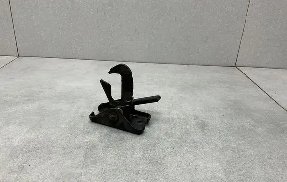 Audi A3 S3 8V Engine bonnet/hood lock/latch loop/hook 8V0823480