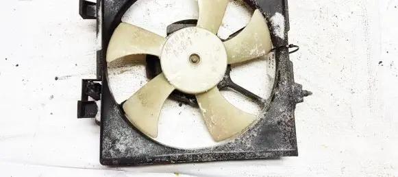 Mazda 323 Radiator cooling fan shroud