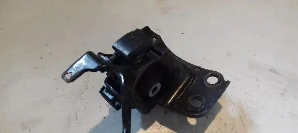 Toyota Prius (XW30) Engine mount bracket AVA1511 AV-A1511