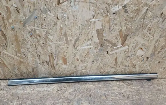 Citroen DS4 Front door glass trim molding 9687378977